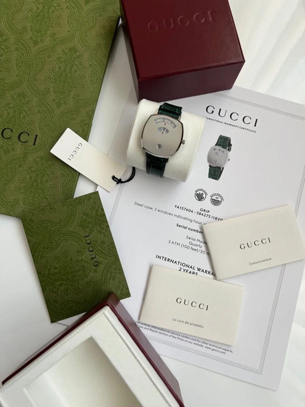 Gucci Grip Watch 35 mm Unisex Stainless Steel Silver 3 Windows Green Alligator